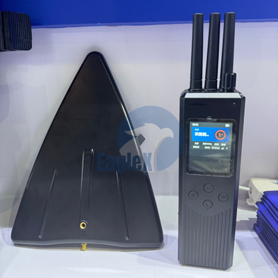 2.4GHz 5.8GHz อุปกรณ์ตรวจจับโดรน เครื่องตรวจจับโดรนมือถือ 2000m