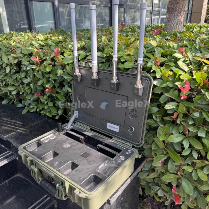 8KM FPV Drone Detection Range Portable Handheld UAV Drone Detector สําหรับคอนเสิร์ต ตํารวจ กองทัพ รถยนต์ 1